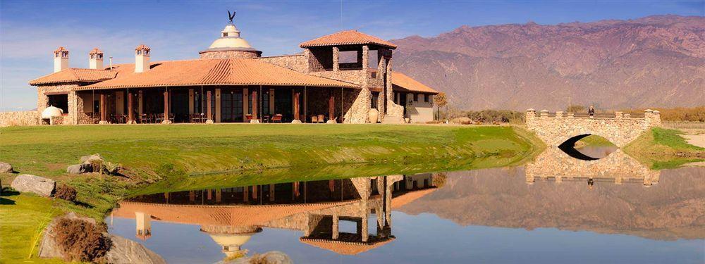 Grace Cafayate Hotel Eksteriør billede Club de Golf El Comahue