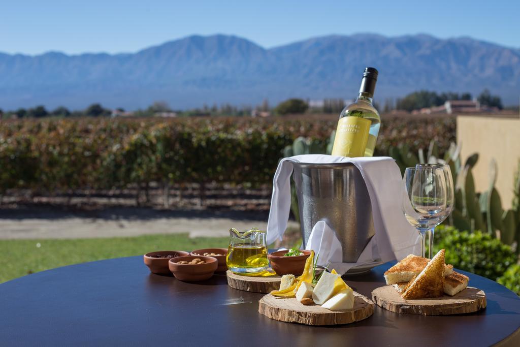 Grace Cafayate Hotel Eksteriør billede A bottle of wine from the region